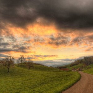 Menzingen Moränen Sonnenaufgang 057 60 63 66 thumb