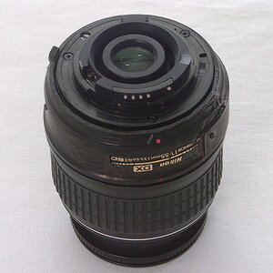 Konstruktion eines AF DX 18-55/3.5-5.6G II ED Nikkors (also ohne SWM-Motor, sondern mit Stangen-AF):
Fertig - Blick auf das Bajonett.
