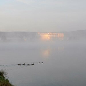 Sonnenaufgang am Weißenstädter See im Fichtelgebirge Anfang September