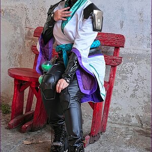 comp_2Girl1-lumi.jpg