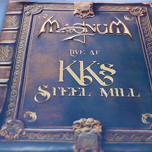 Magnum-Vinyl_2.jpg