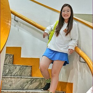 comp_2OnStairs-lumi.jpg