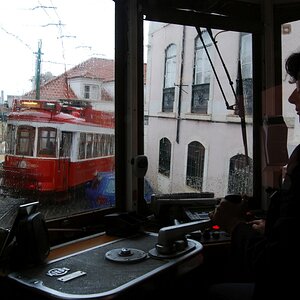 lissabon_strassenbahn.jpg