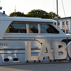 laboe_hafen_schatten.jpg