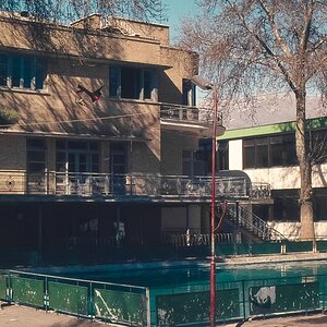 Schulgebäude.jpg
