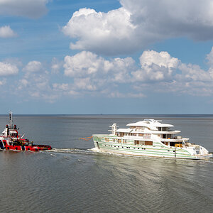 250719 Schleppzug Yacht-2.jpg