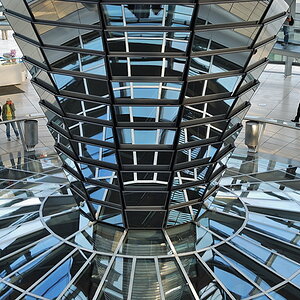 Spiegel auf dem Reichstagsgebäude
