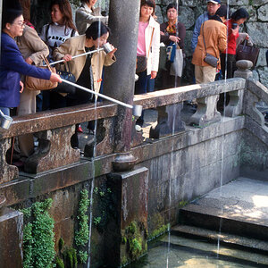 Kyoto, Otowa-Wasserfall, Kiyomizu-dera-Tempel.jpg