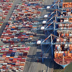 bremerhaven_containerterminal_2.jpg