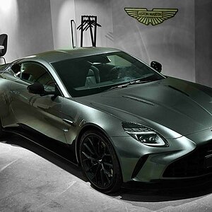 Aston Martin Vantage