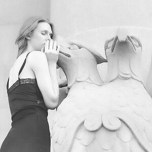 Julia mit Steinadler (Analog)PB230588.jpg