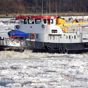 hamburg_eisbrecher_hetlingen.jpg