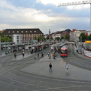 Bahnhofsvorplatz.jpg