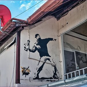 comp_2Banksy-lumi.jpg