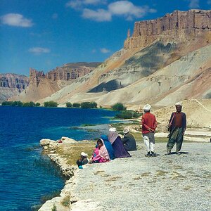 Band-e Amir_Kinder_Erwachsene.jpg