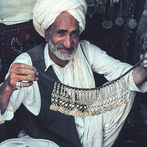Mann_Schmuck.jpg