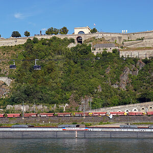 koblenz_binnenschiff_ehrenbreitstein.jpg