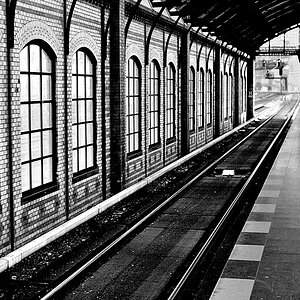 S-Bahn Bahnsteig - Berlin 12/2008 -
