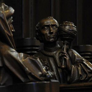 Skulptur auf Gestuehl Ulmer Muenster 1k