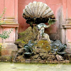 Am Brunnen im Feste-Park