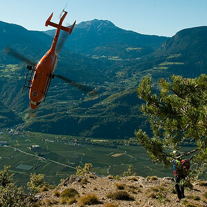 Rettungshubschrauber Pelikan 1 beim Abtauchen