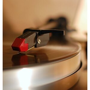 Plattenspieler DOF