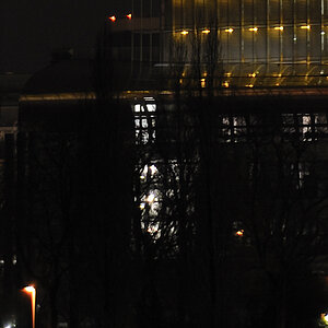DSC1751 NF F
Post Tower im Advent 2009
100% Crop
70-200 VRII