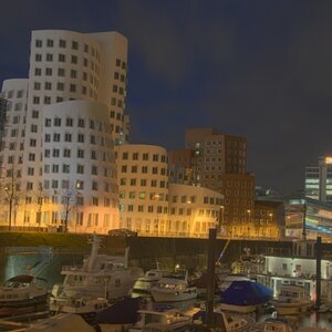Medienhafen Ddorf
Nachtaufnahme
mit FDR Tools Basic bearbeitet