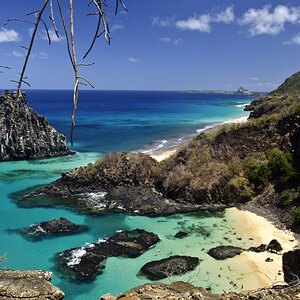 Blick auf Dois Irmaos und Morro do Pico - Fernando de Noronha