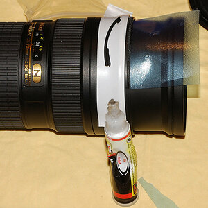 AF-S Nikkor 24-70/2.8G ED:
Ankleben einer abgebrochenen Bajonett-Zunge für die Sonnenblende