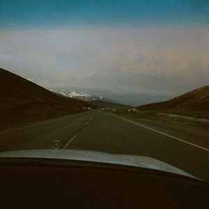 street trough the mountains