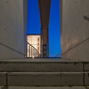 im Regierungsviertel 19