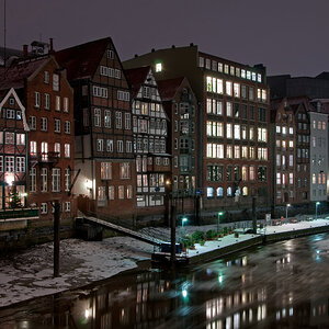 Hamburg bei Nacht klein 04