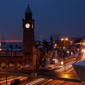 Hamburg bei Nacht klein 08