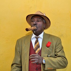 Gentleman mit Zigarre