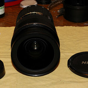 AF-S Nikkor 24-70/2.8G ED:
Fertig repariert, von vorne gesehen.