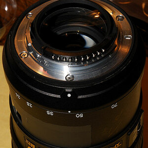 AF-S Nikkor 24-70/2.8G ED:
Bajonett komplett fertig