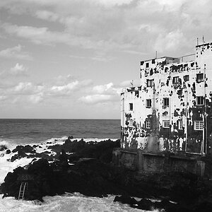 "Worlds End"
Teneriffa- Punta Brava
Nikon F5; Fuji Sensia100; Scan vom Dia