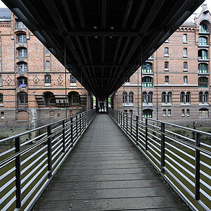 Speicherstadt Ueberdachte Bruecke 1k