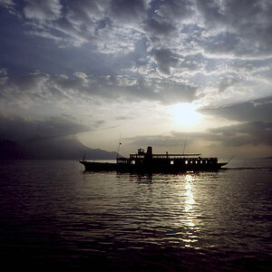 2 35 16 Schiff auf Genfer See