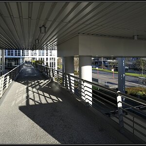 Architektur 05
D700 & AI-S 3.5/20mm bei Blende 11.0