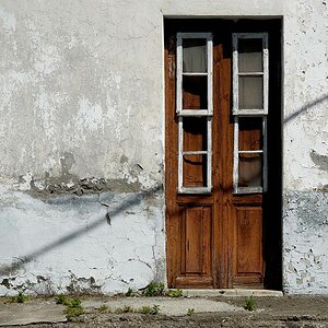 gomera 0025
Alte Tür auf Gomera. Bzw. ein Fenster...irgendwie fehlen Schlösser und Klinke usw...