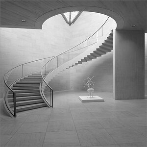 cR Mudam Treppe 1458
