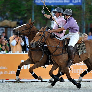 12 20100424 172848a airport polo