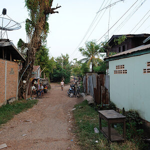 Seitenstraße unweit des Wat That Luang