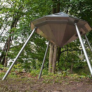 UFO im Park 1k