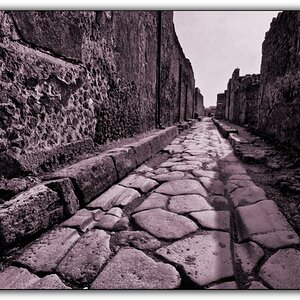 in Pompeji muss man Glück haben eine Gasse so Menschenleer zu erwischen.