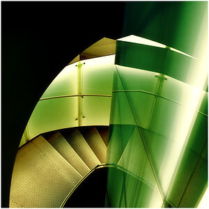 tREppE 4 bunt