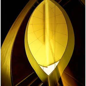 tREppE 1 bunt