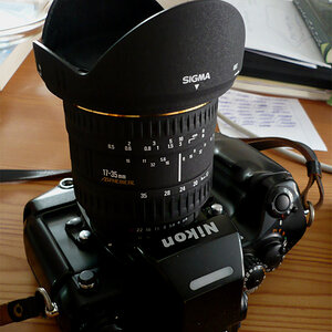 Nikon F4S mit Sigma 17-35F2,8-4 Asph.